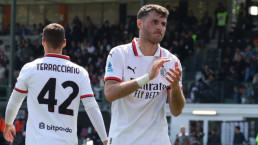 Genoa vs Milan Johan Vásquez vs Santi Giménez